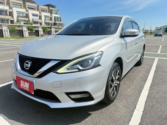 豪華版/認證車/原版/定速/光感應頭燈/藍芽影音/倒車雷達、影像/後座出風口/胎壓監測/ISO-FIX/  第3張相片