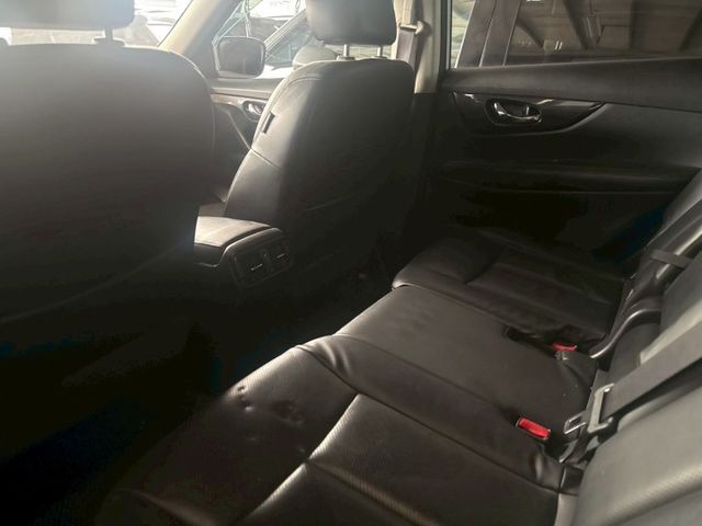 經典/電折後視鏡/恆溫/胎壓監測/倒車雷達、影像/藍芽影音/後座分離傾倒/後座出風口/ISO-FIX/  第8張相片
