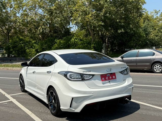 HYUNDAI現代 ELANTRA  第2張相片