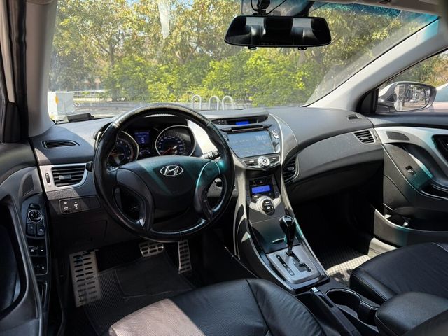 HYUNDAI現代 ELANTRA  第6張相片