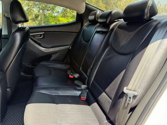 HYUNDAI現代 ELANTRA  第11張相片