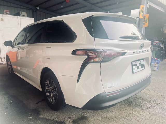 TOYOTA豐田 SIENNA  第2張相片