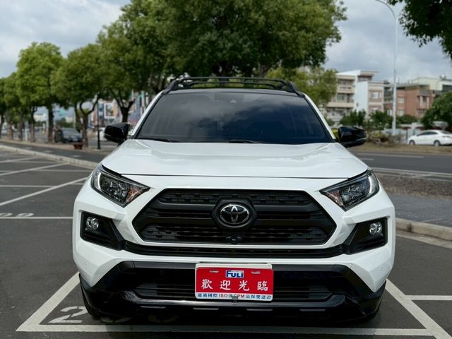 TOYOTA豐田 RAV4  第3張相片