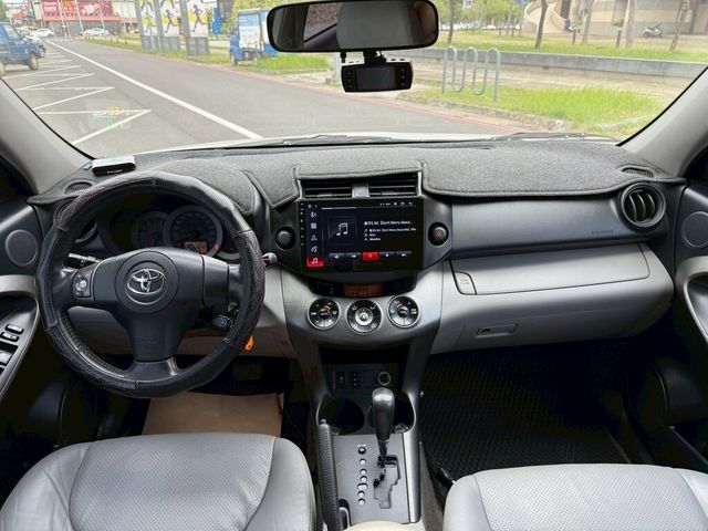 TOYOTA豐田 RAV4  第6張相片