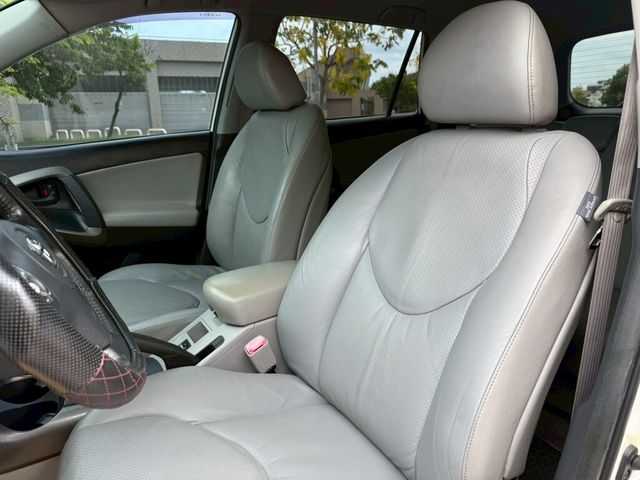 TOYOTA豐田 RAV4  第14張相片