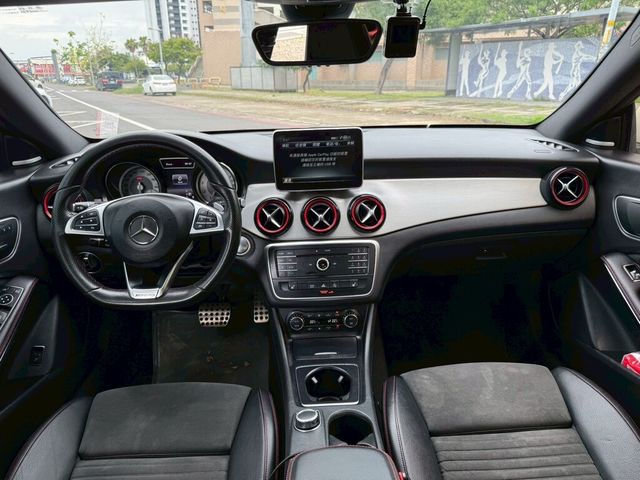 M-BENZ賓士 CLA250  第6張相片