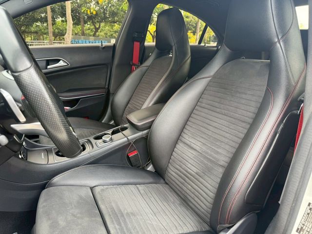M-BENZ賓士 CLA250  第14張相片