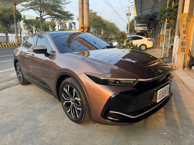 TOYOTA豐田 CROWN  第1張相片