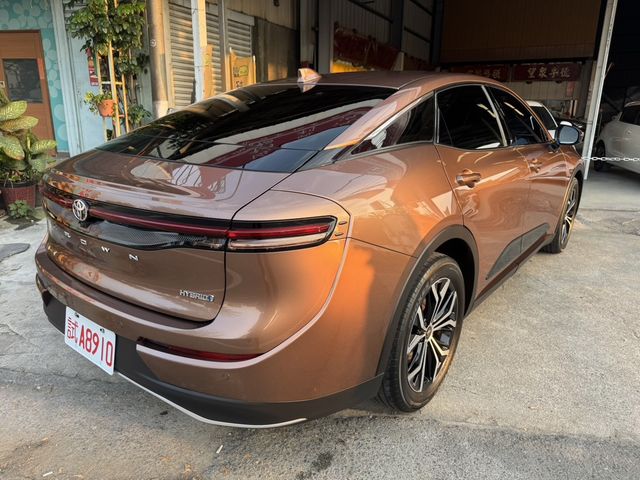 TOYOTA豐田 CROWN  第2張相片