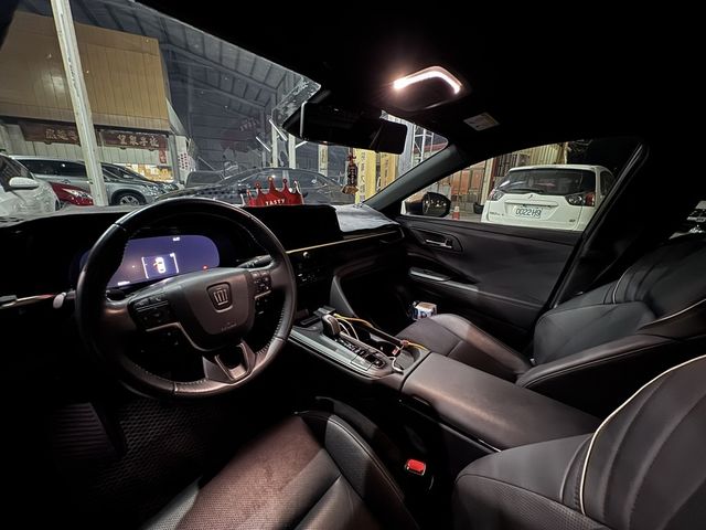 TOYOTA豐田 CROWN  第6張相片