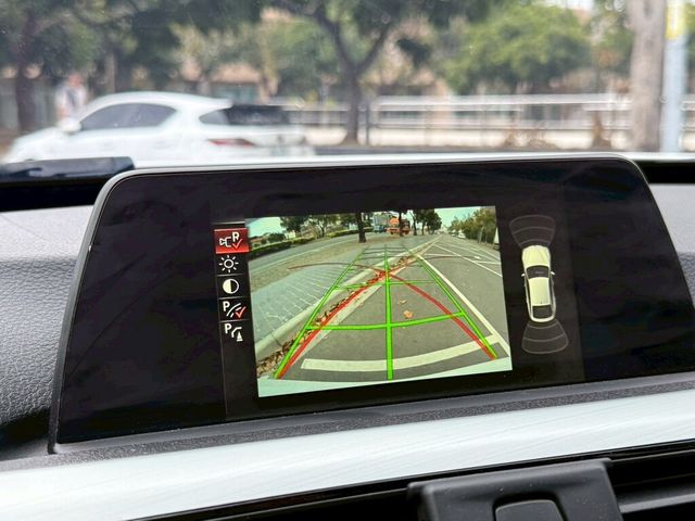 BMW寶馬 320 GT  第10張相片