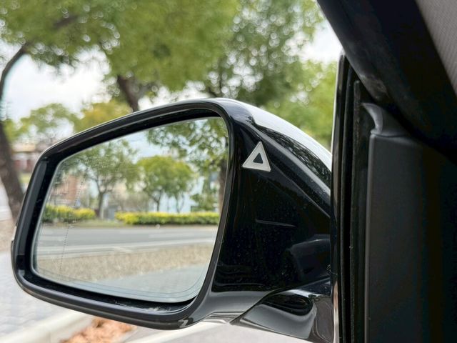 BMW寶馬 320 GT  第13張相片