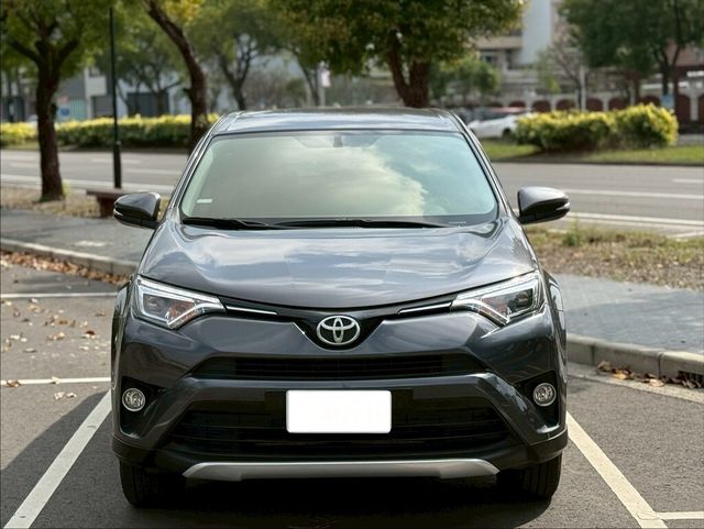 TOYOTA豐田 RAV4  第2張相片