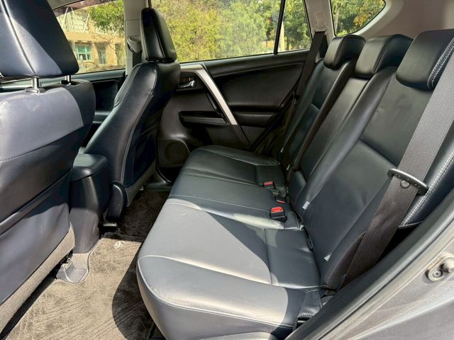 TOYOTA豐田 RAV4  第13張相片