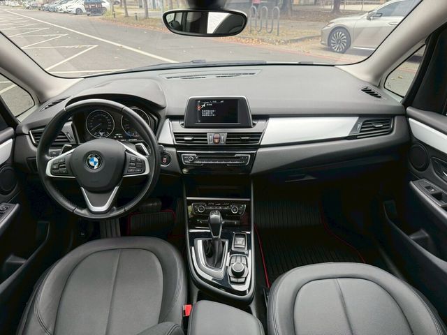 BMW寶馬 218D  第5張相片