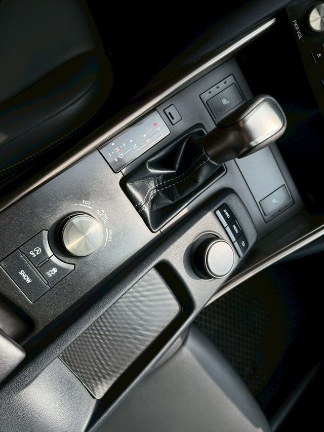 LEXUS凌志 IS 300  第11張相片