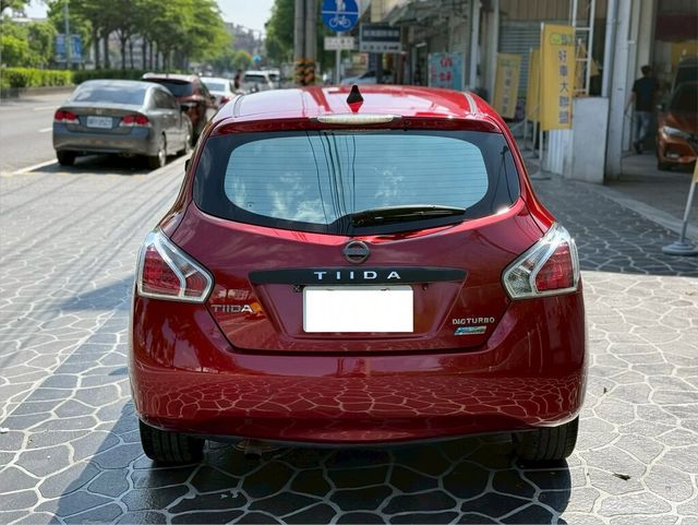 NISSAN日產 TIIDA  第4張相片