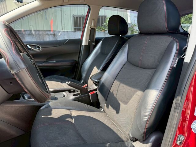 NISSAN日產 TIIDA  第10張相片
