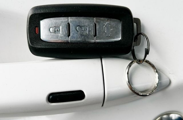 MITSUBISHI三菱 COLT PLUS  第11張相片