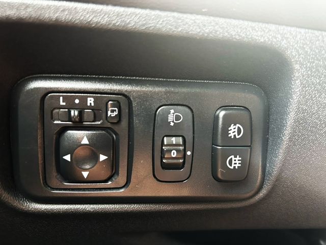 MITSUBISHI三菱 COLT PLUS  第13張相片