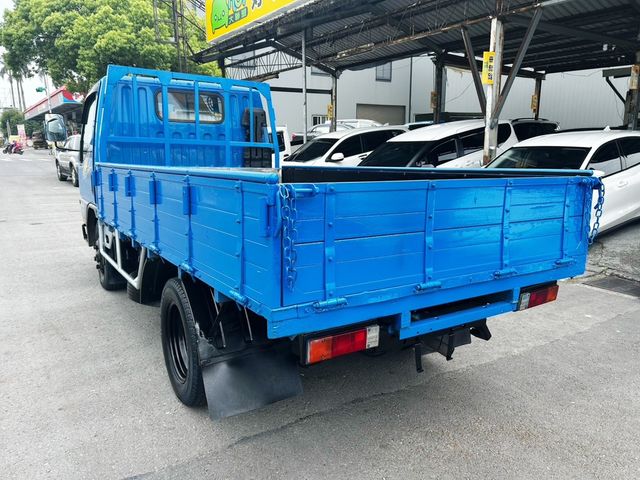 MITSUBISHI三菱 CANTER  第3張相片