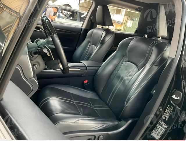 LEXUS凌志 RX300  第4張相片