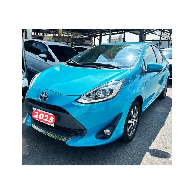 TOYOTA豐田 PRIUS C  第1張相片