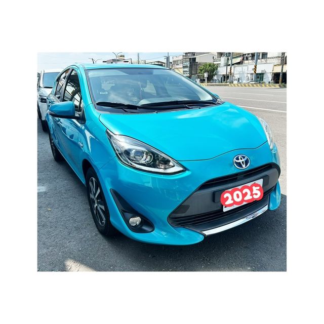 TOYOTA豐田 PRIUS C  第2張相片