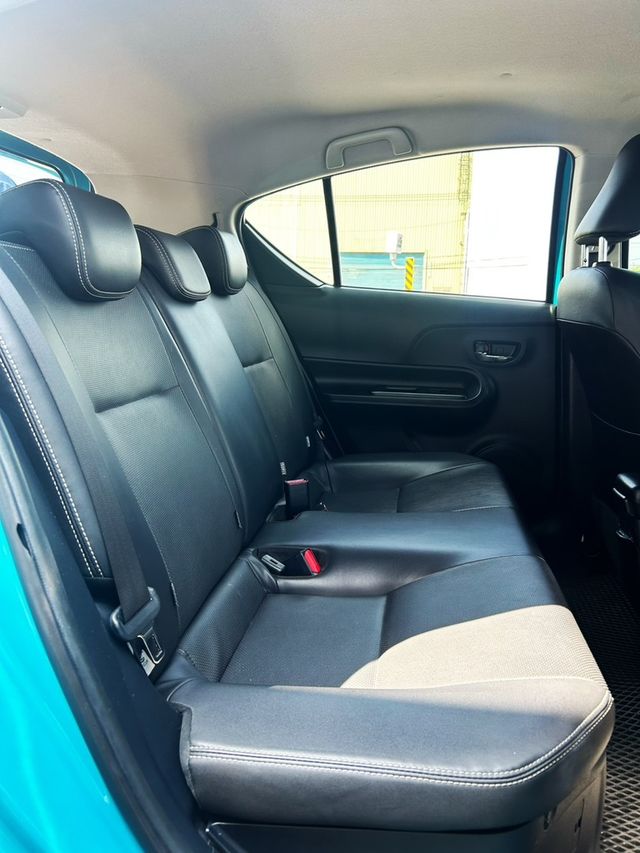 TOYOTA豐田 PRIUS C  第9張相片
