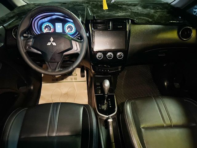 MITSUBISHI三菱 COLT PLUS  第13張相片