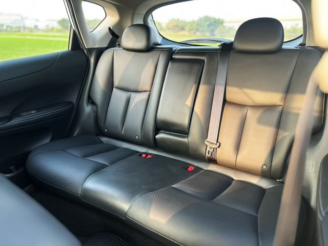 NISSAN日產 TIIDA  第9張相片