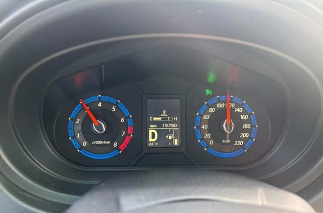 MITSUBISHI三菱 COLT PLUS  第20張相片