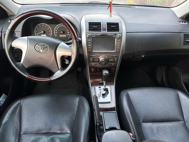 TOYOTA豐田 ALTIS  第3張相片