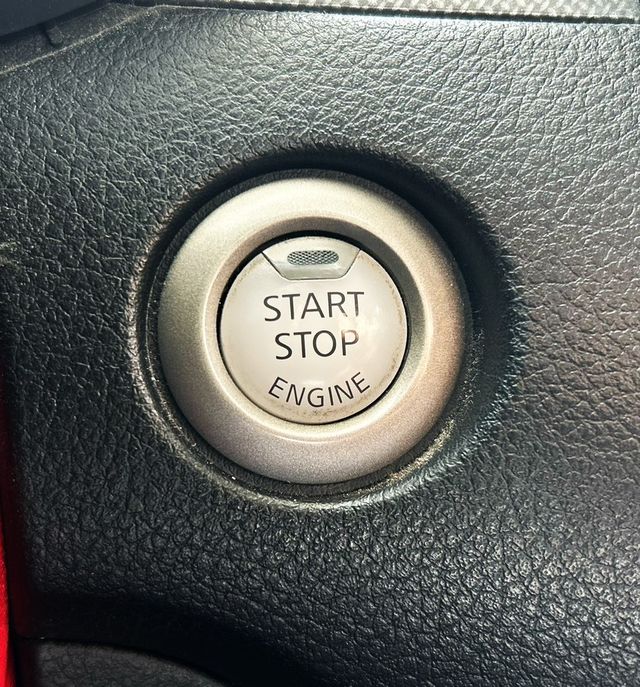 NISSAN日產 TIIDA  第7張相片