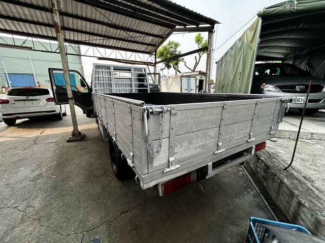 MITSUBISHI三菱 CANTER  第5張相片