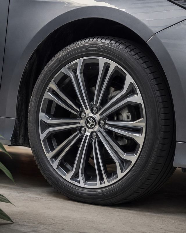 TOYOTA豐田 COROLLA ALTIS HYBRID  第5張相片