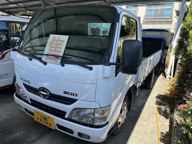 HINO日野 300  第2張相片