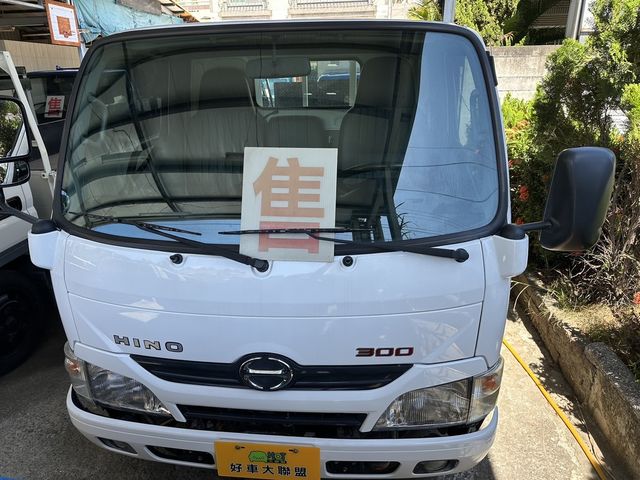 HINO日野 300  第3張相片