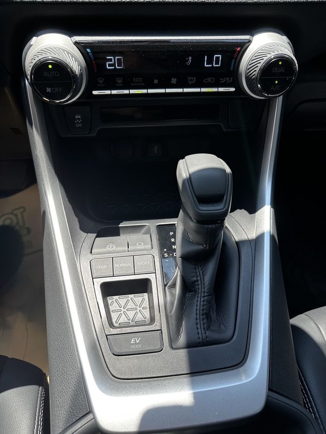 TOYOTA豐田 RAV4  第10張相片