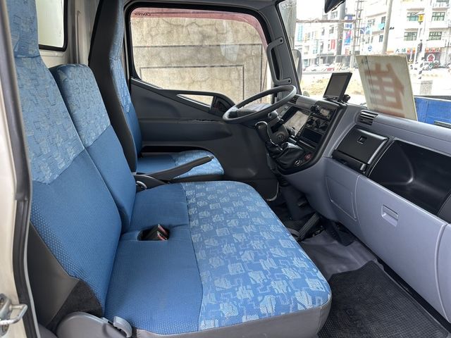 MITSUBISHI三菱 CANTER  第11張相片