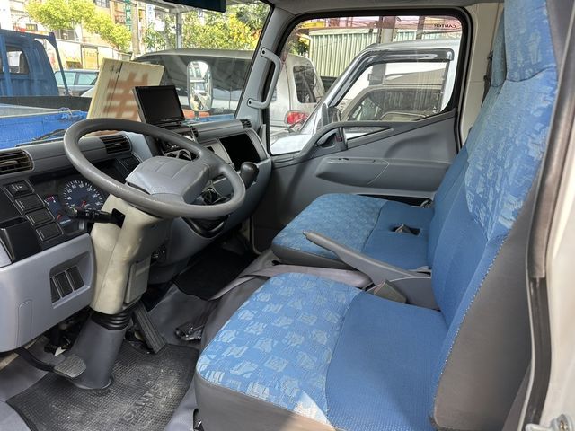 MITSUBISHI三菱 CANTER  第12張相片