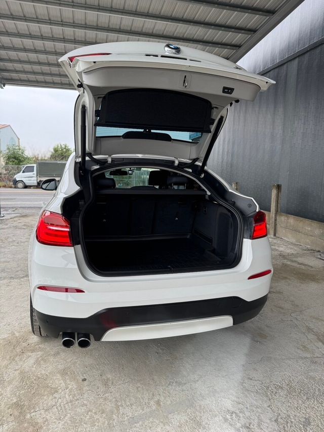 BMW寶馬 X4 XDRIVE28I  第7張相片