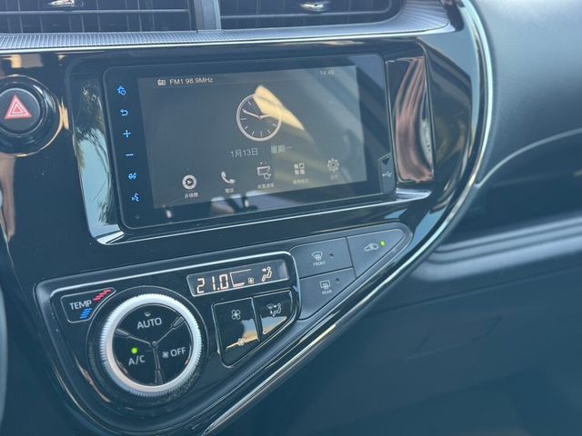 TOYOTA豐田 PRIUS C  第15張相片