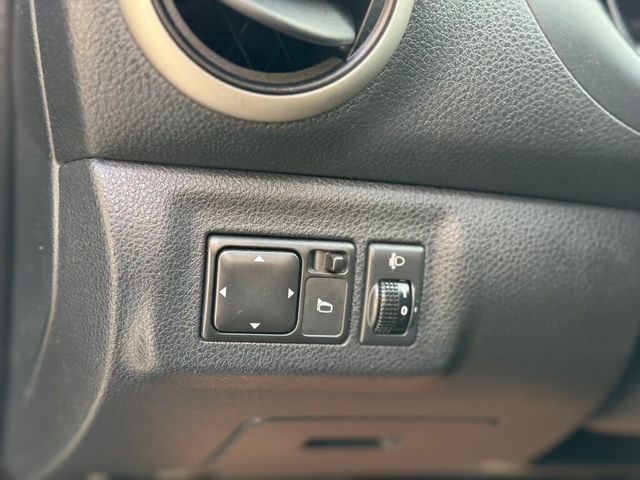 NISSAN日產 LIVINA  第15張相片