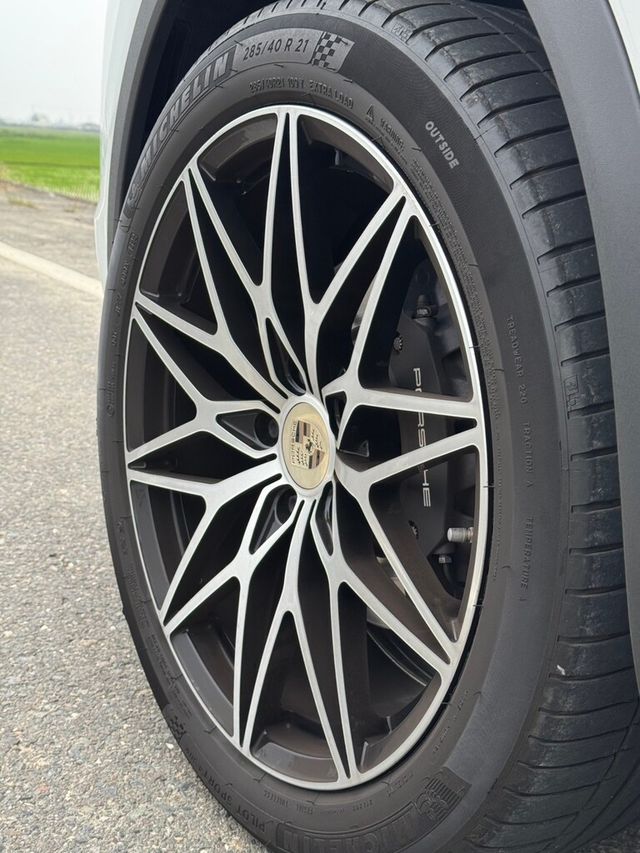 PORSCHE保時捷 CAYENNE  第13張相片
