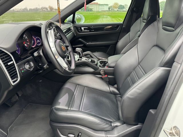 PORSCHE保時捷 CAYENNE  第17張相片