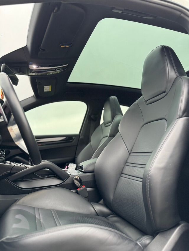 PORSCHE保時捷 CAYENNE  第37張相片