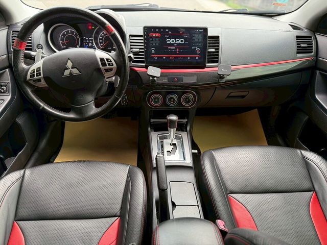 MITSUBISHI三菱 LANCER IO  第7張相片
