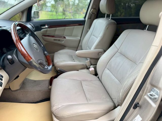 TOYOTA豐田 WISH  第11張相片