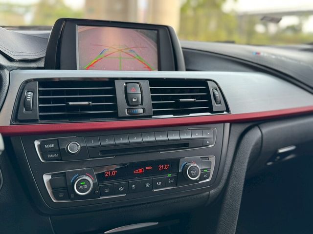 BMW寶馬 318D TOURING  第10張相片